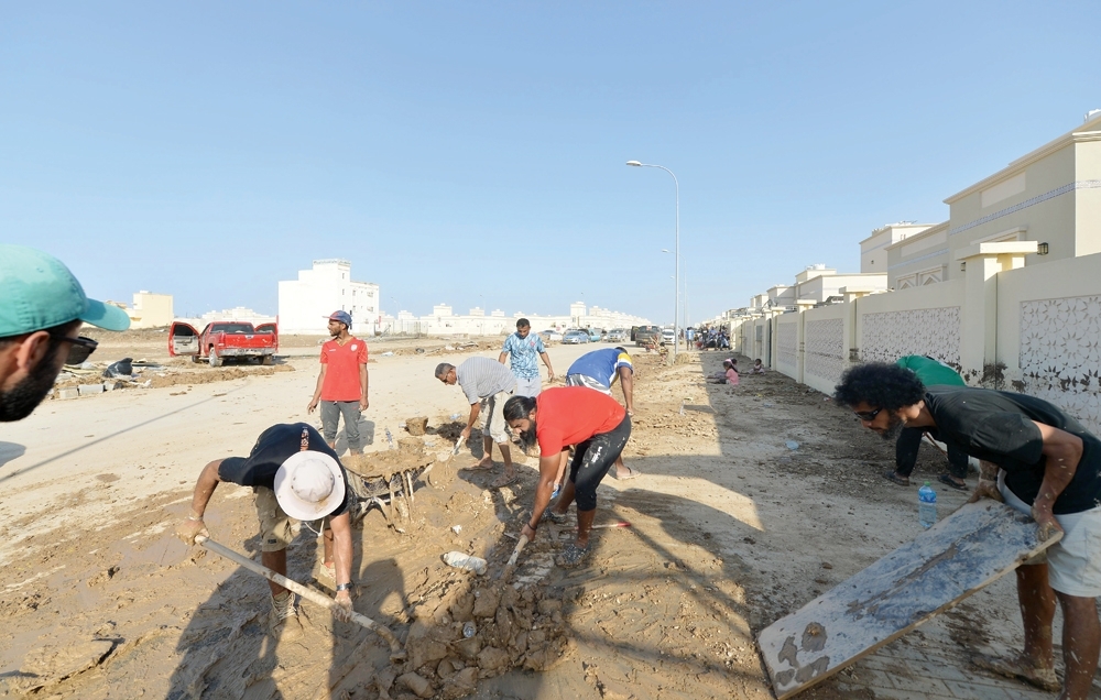 العمل الخيري التطوعي في سلطنة عمان .. إسهامات بارزة على طريق التكافل