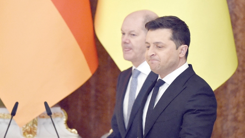 Russia keeps door open for diplomacy