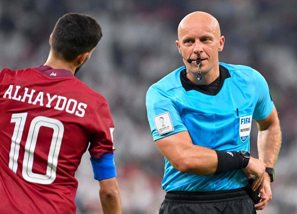 “رجل الأعمال” يدير لقاء الإنتر وليفربول بدوري الأبطال