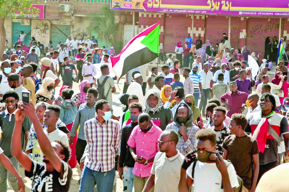 أكثر من 100 معتقل سوداني بينهم سياسيون يدخلون في إضراب عن الطعام