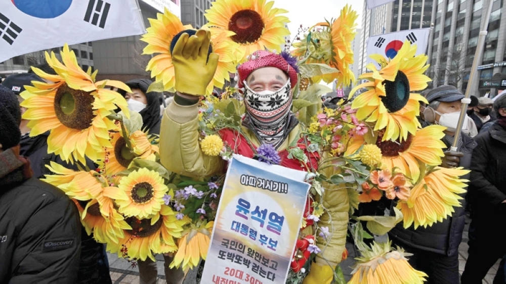 SUPPORTING WITH FLOWERS!