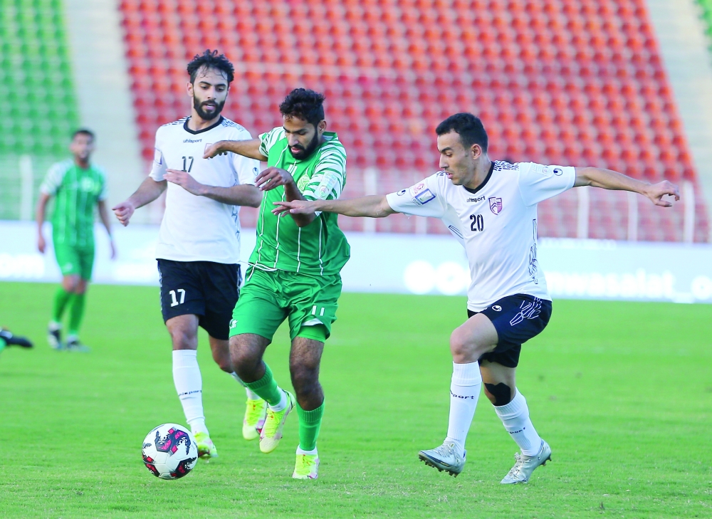 الرستاق يعزف أعذب الألحان بثنائية في شباك صحار