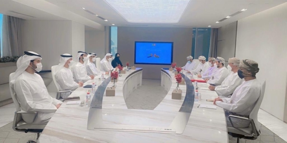 سلطنة عمان تبحث تعزيز التعاون التجاري والصناعي مع دولة الإمارات العربية المتحدة