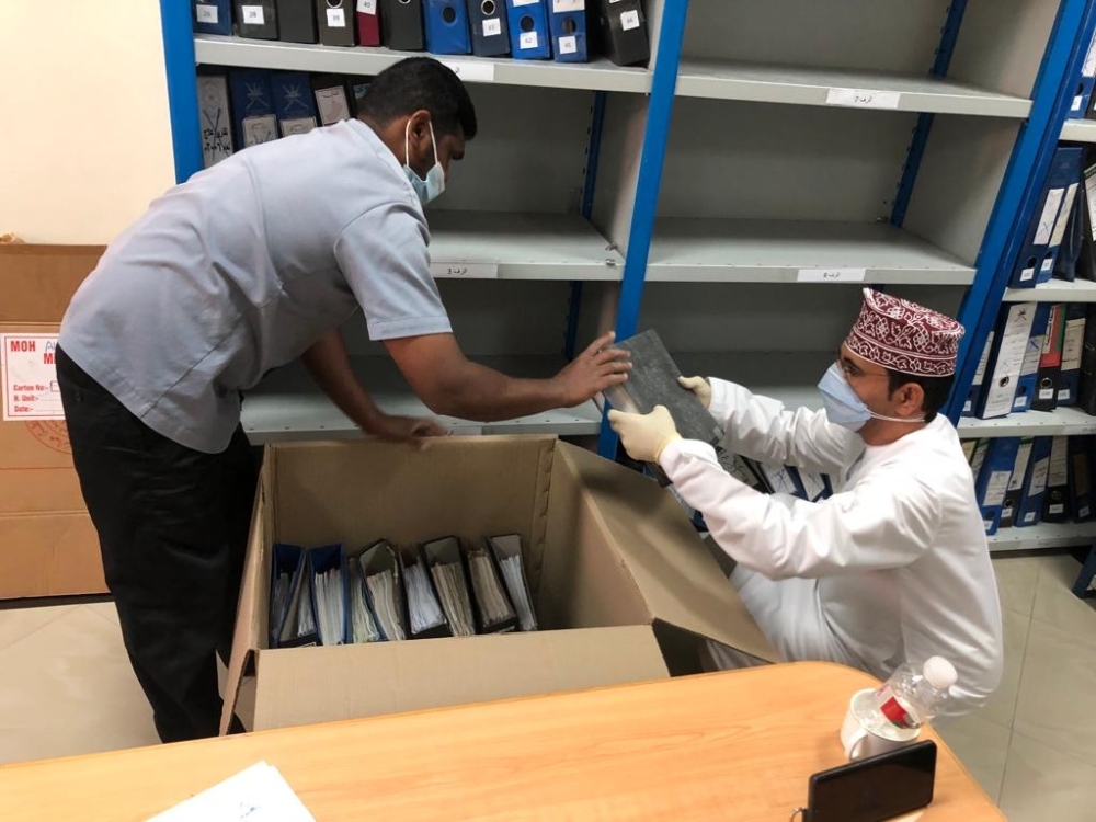 حفظ وإتلاف وثائق صحية بمسقط انتهت مدة أجلها