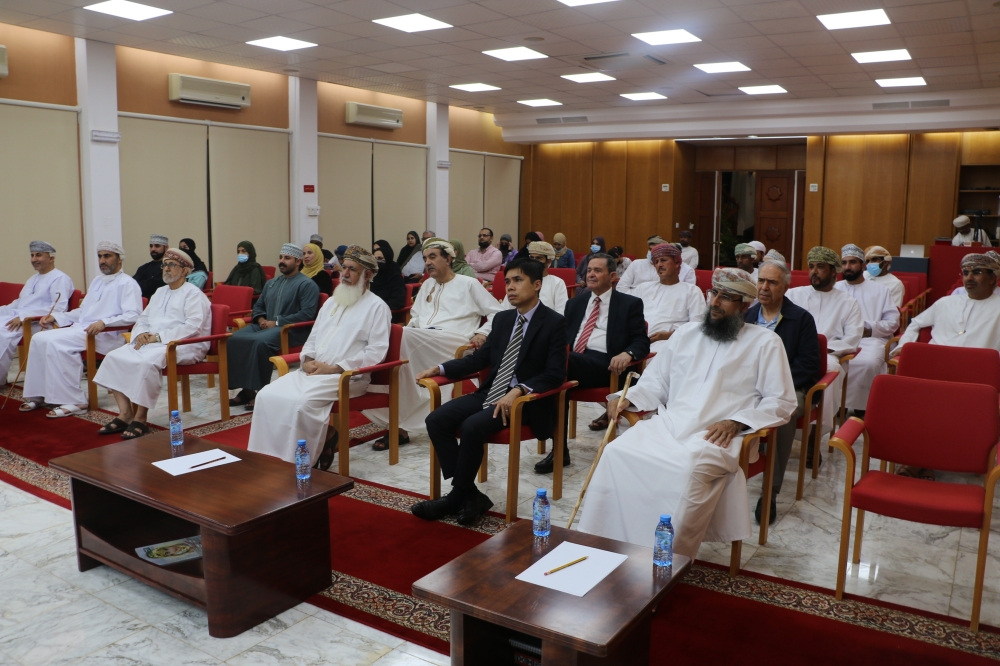 النادي الثقافي يحتفي بسفينة جوهرة مسقط