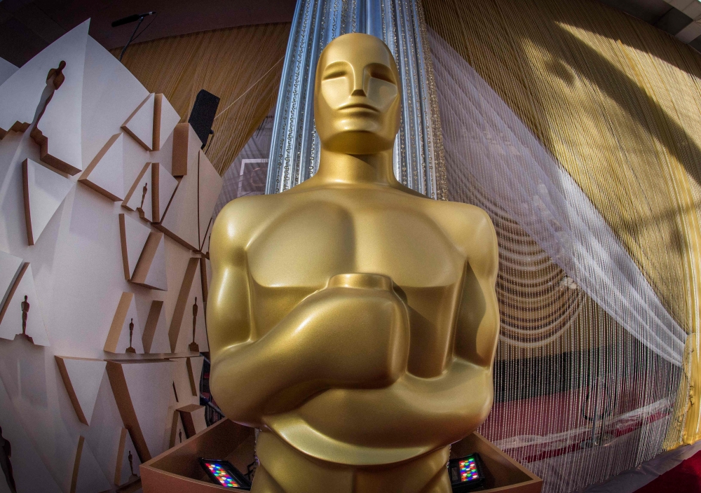 Oscars adds 'fan favorite' prize voted by Twitter