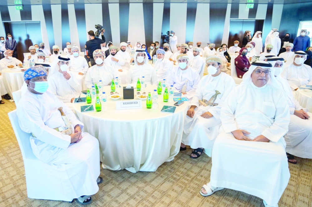 الملتقى الاقتصادي العُماني الإماراتي يبحث تعزيز الشراكات الاقتصادية في الابتكار والطاقة المتجددة وريادة الأعمال