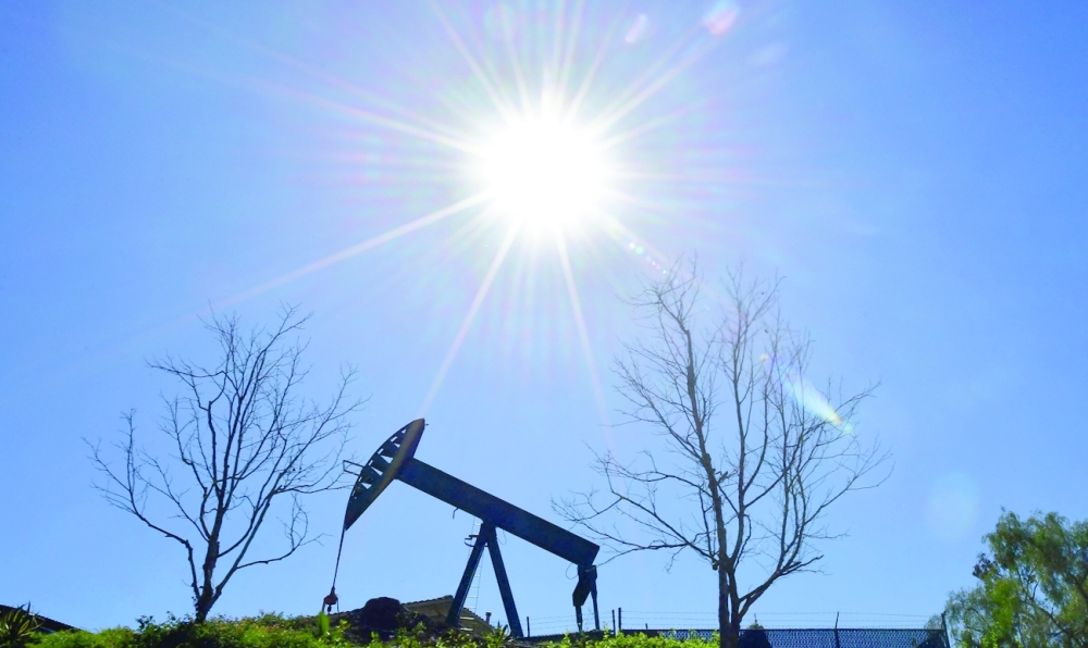 النفط في طريقه لتكبد خسارة أسبوعية وسط آمال بارتفاع صادرات إيران