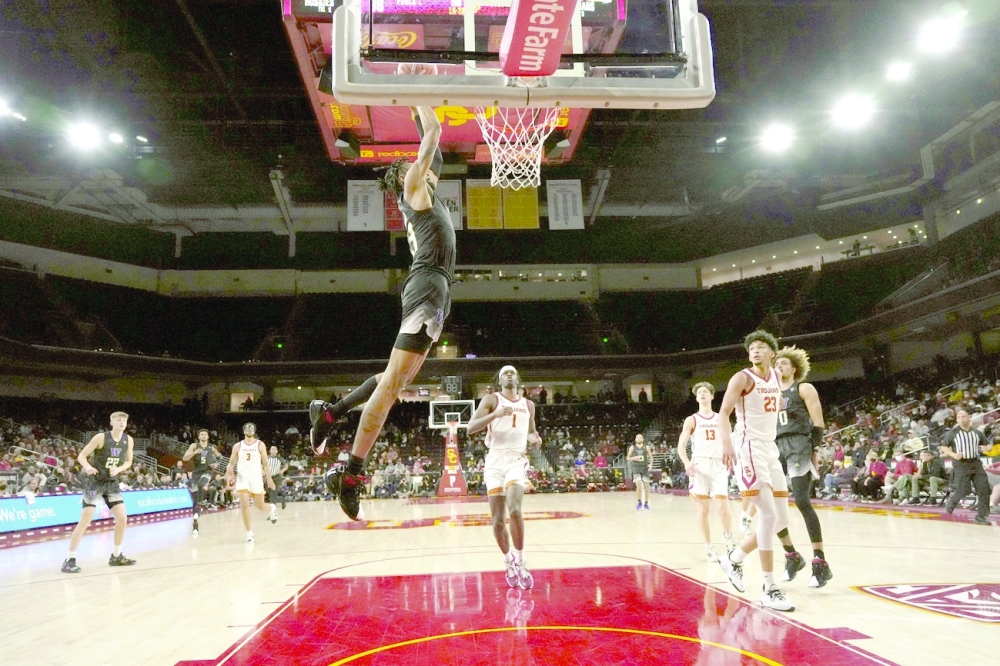 إصابة أنتوني ديفيس تبعده 4 أسابيع