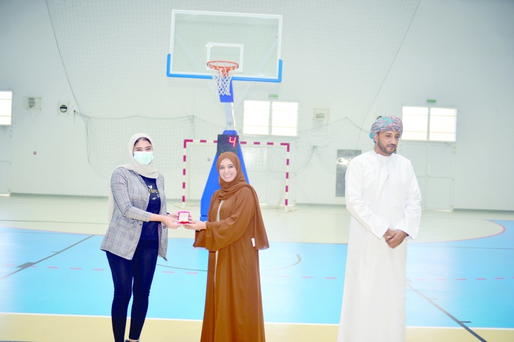 تفاعل كبير في ختام الدورة الأساسية لتدريب مهارات كرة السلة للمرأة