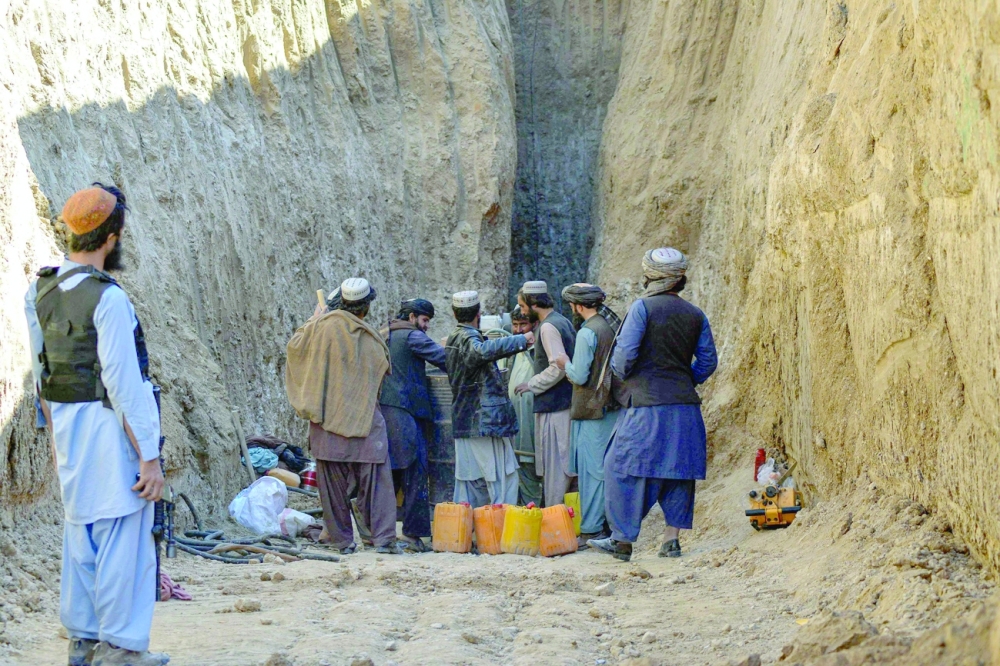 وفاة طفل عالق في بئر بأفغانستان