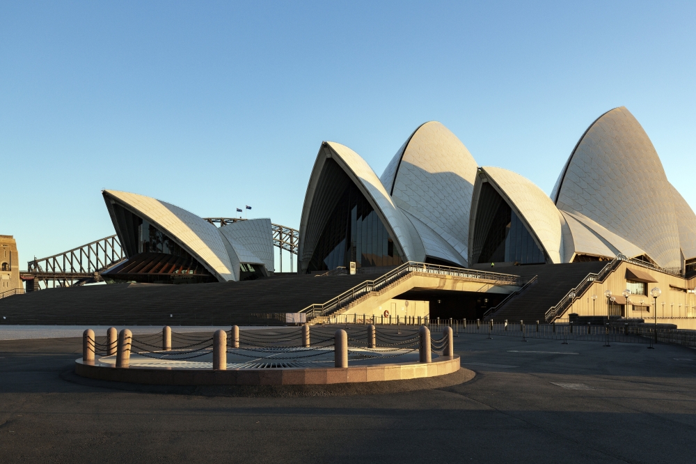 Australia' to welcome foreign tourists from Monday