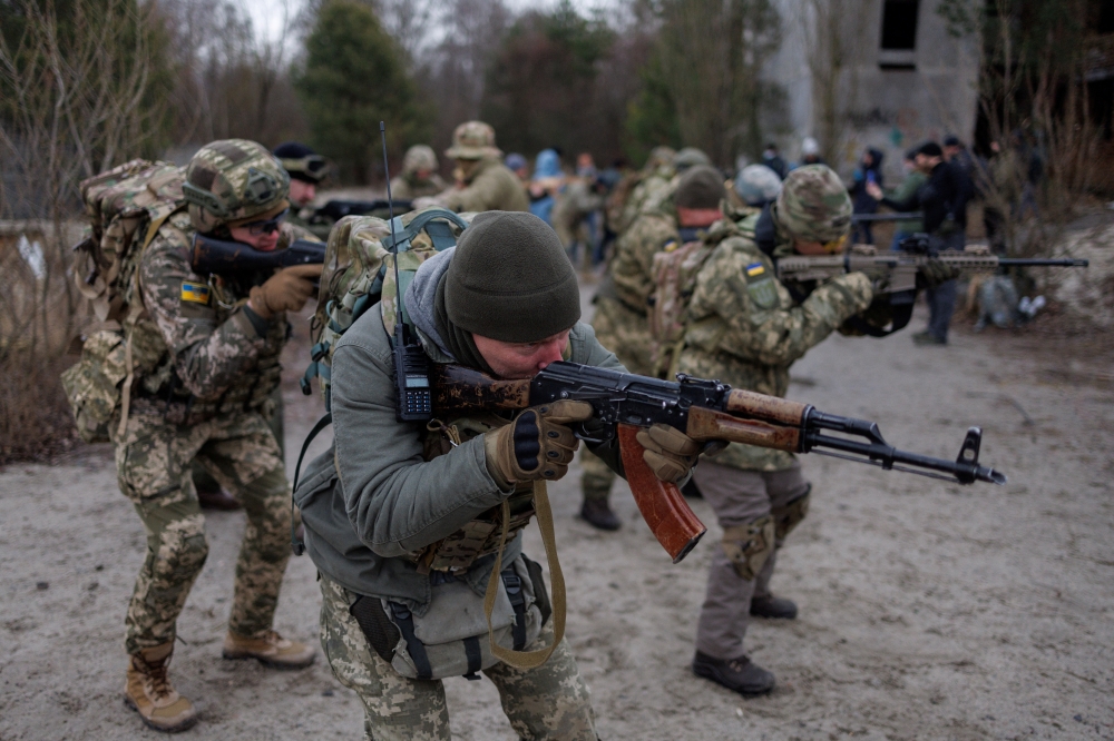 Last-ditch push to head off Russian attack on Ukraine 8 Last-ditch push to head off Russian attack on Ukraine