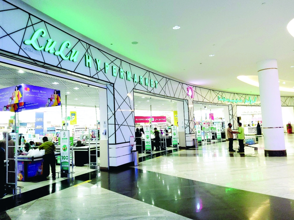 3200 موظف و100 أخرين من ذوي الإحتياجات الخاصة يعملون فيمجموعة اللولو العالمية بالسلطنة