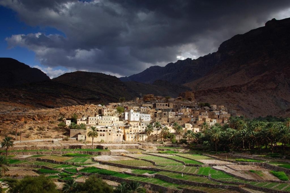 مرشدون سياحيون: الطبيعة الجغرافية بسلطنة عمان عامل جذب للكثير من السياح