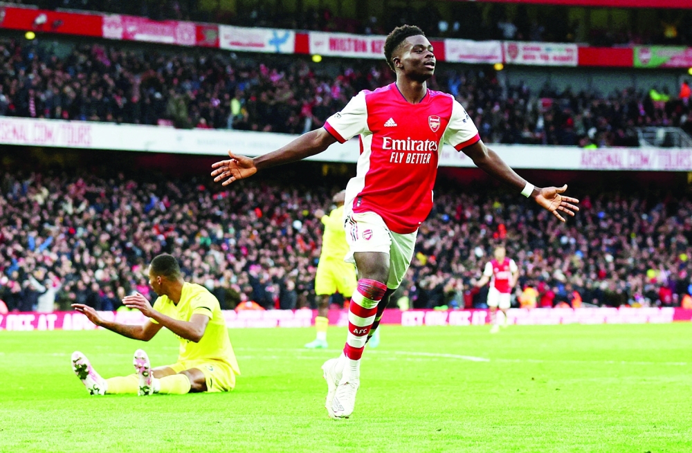Gunners edge Brentford, aim top-4 finish