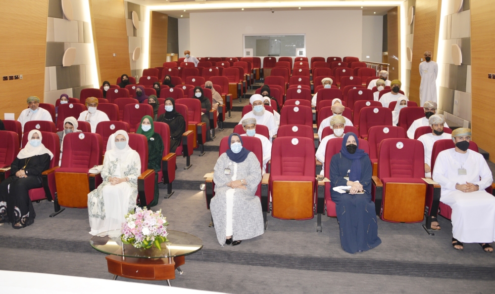 تكريم عدد من الباحثات والطالبات العُمانيات المجيدات في مجال العلوم