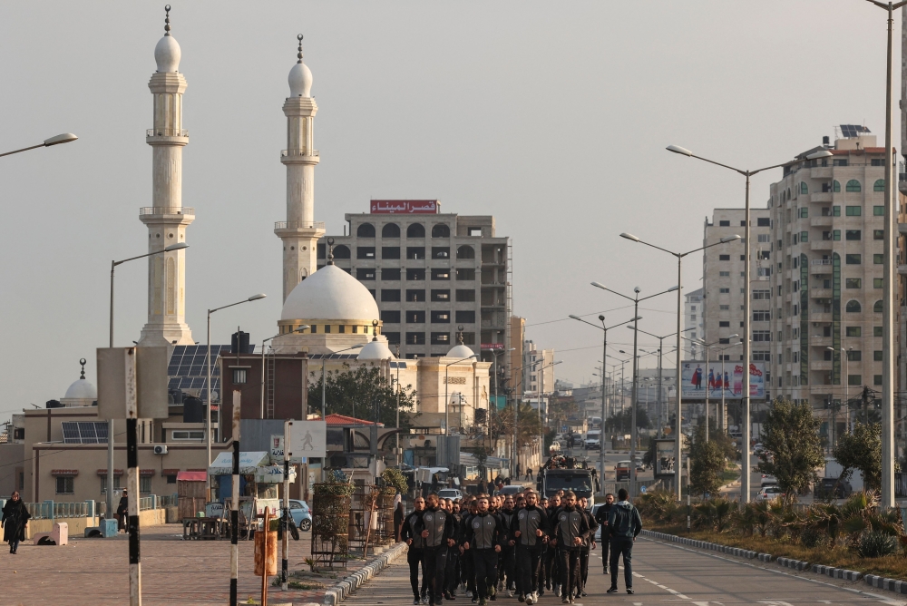 اشتية: الإحتلال يمارس التطهير العرقي في القدس .. ويعتقل ٤٠ فلسطينيا في الضفة الغربية