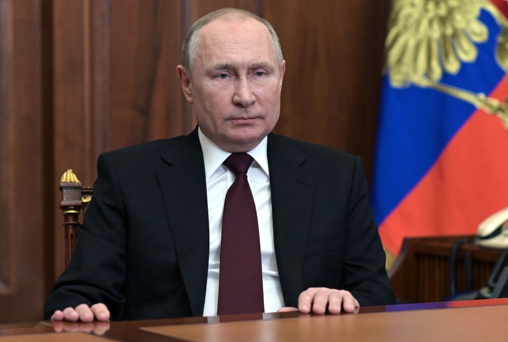 Putin recognizes separatists in Ukraine