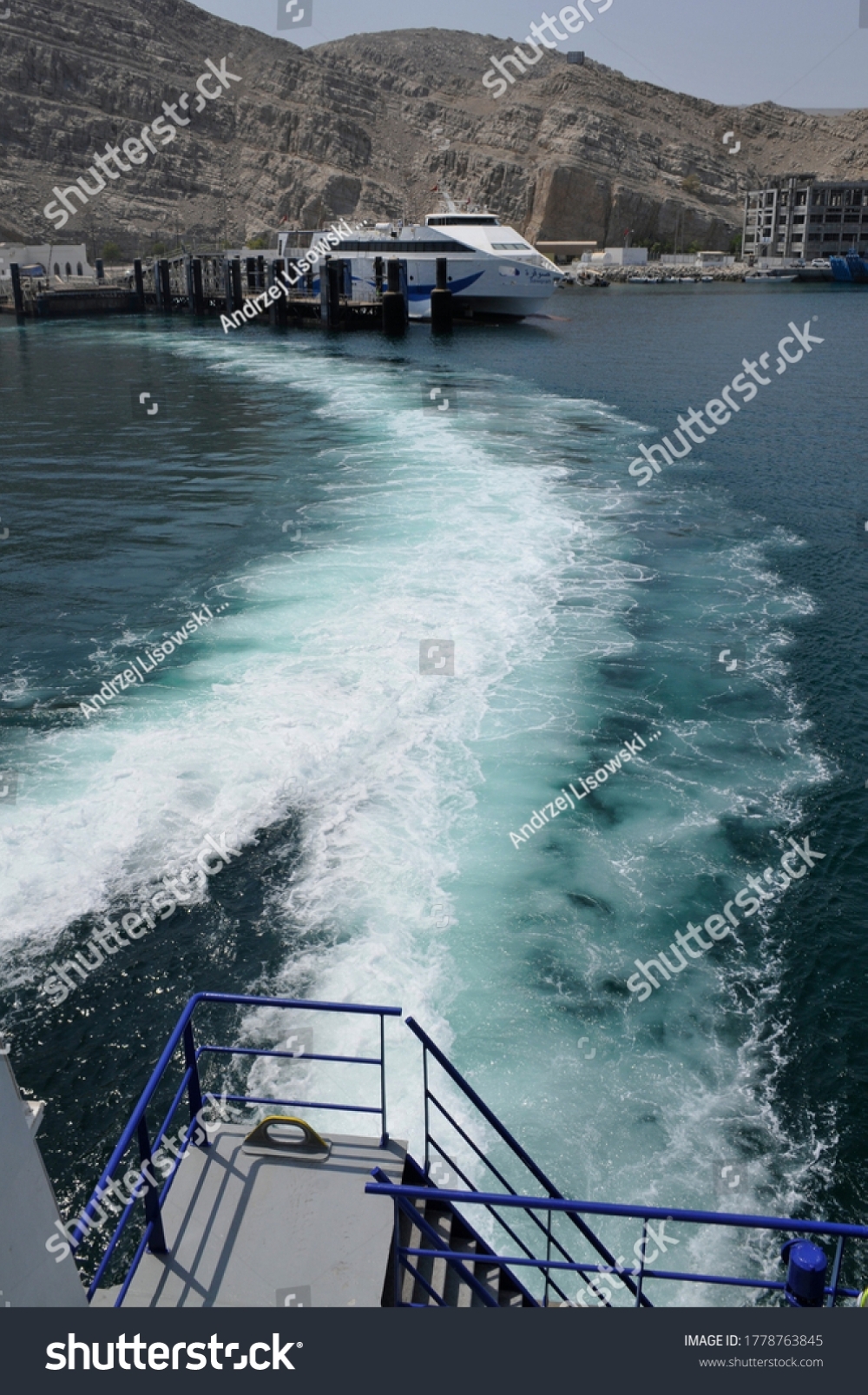Plans for water taxis in Oman