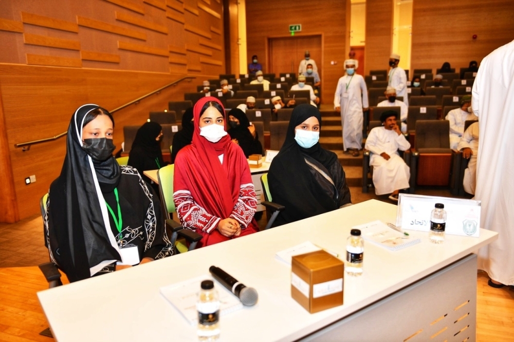 انطلاق منافسات مسابقة المسرح بمحافظة ظفار