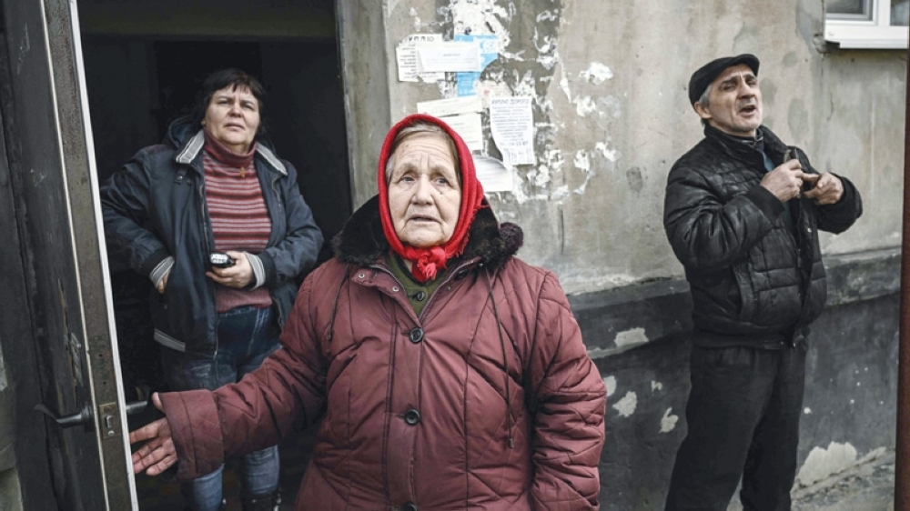 Hope, fear and uncertainty on streets of Donetsk