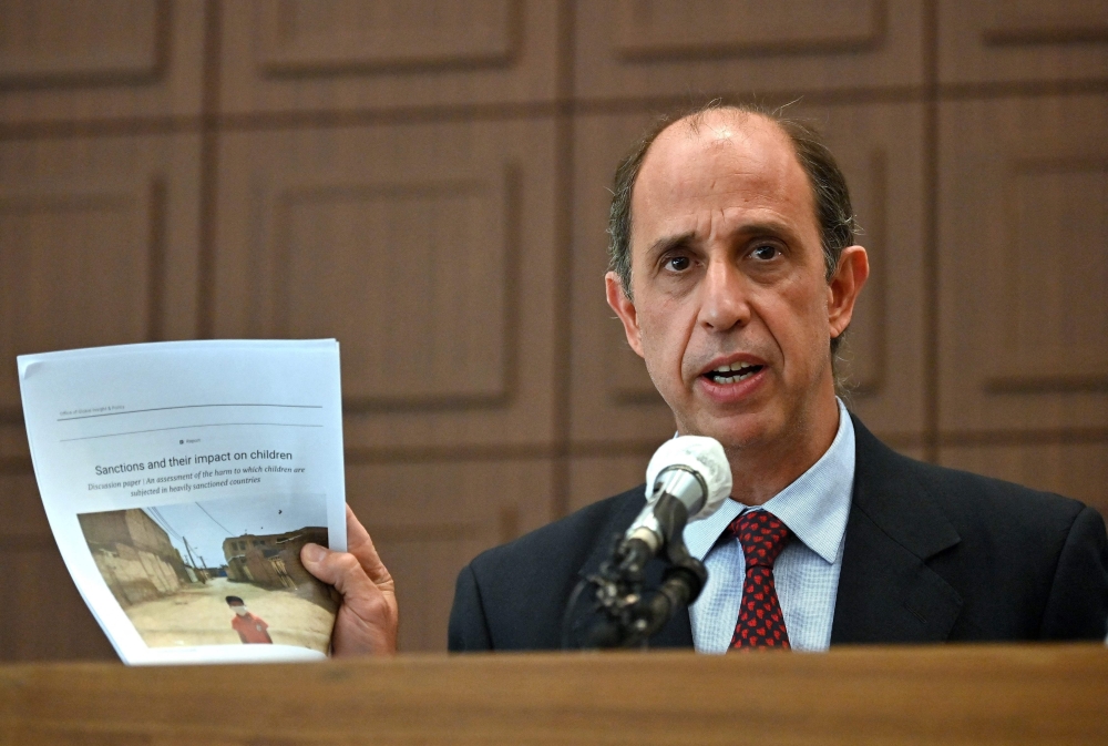 Expert urges vaccines to help N Korea end Covid isolation