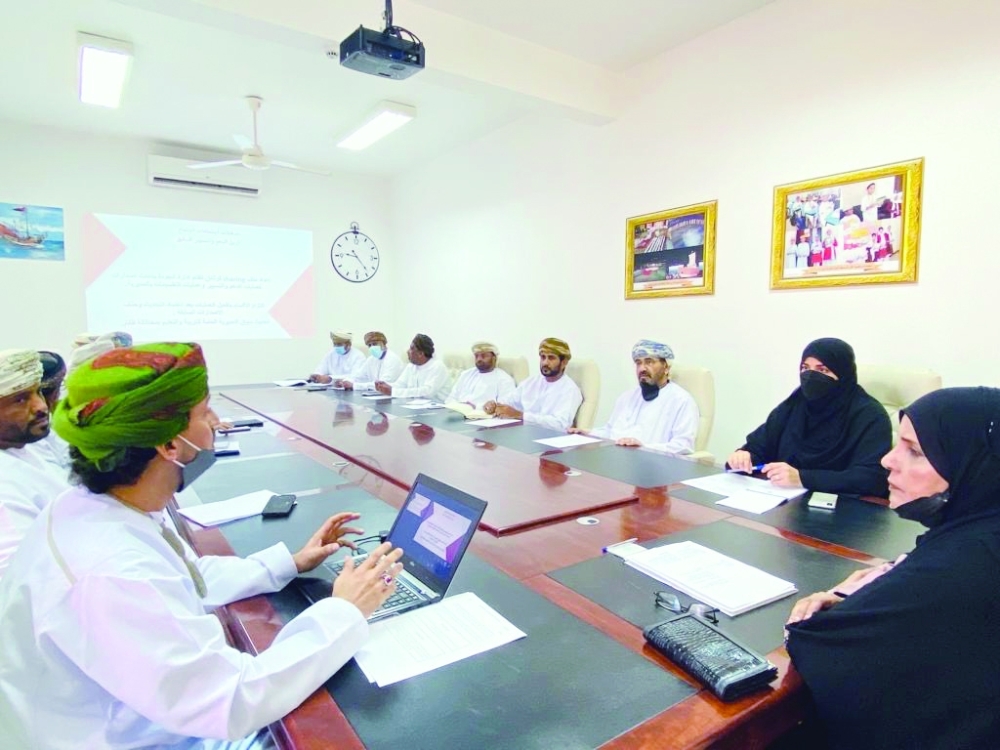 مناقشة مستجدات نظام
إدارة الجودة بتعليمية ظفار