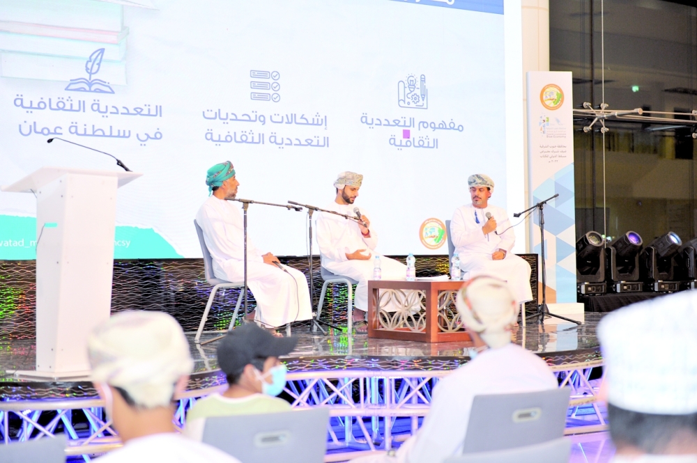 معرض مسقط الدولي للكتاب يشهد حضورا متوسطا ضمن إجراءات احترازية