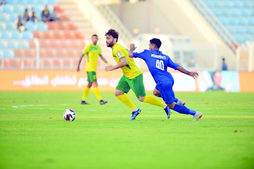 التهمه بخماسية نظيفةالسيب يصعد للصدارة مؤقتا ويضاعف محن صحم