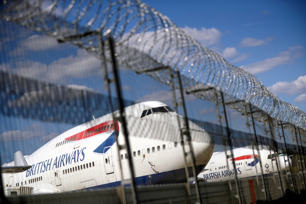 Airlines tackle Russia risks as fallout widens