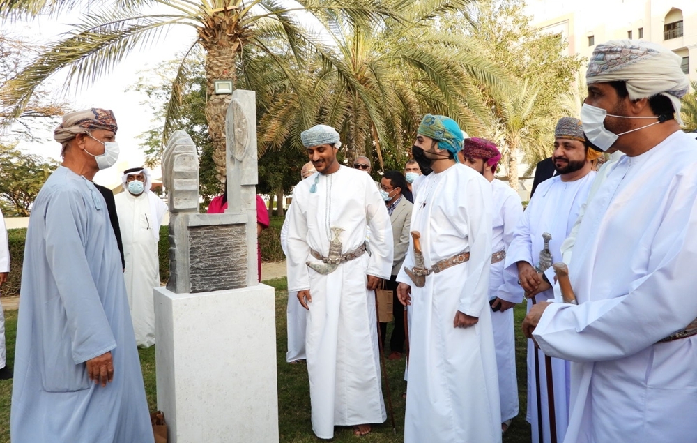 20 عملا فنيا تتوج الدورة التاسعة لمخيم النحاتين في صحار