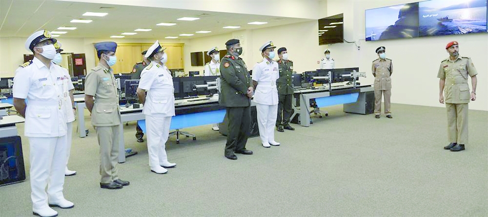 سلطنة عمان والكويت تستعرضان علاقات التعاون العسكري