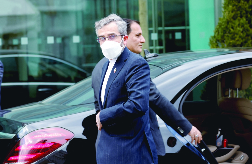 طهران تنتظر “قرارات سياسية” غربية لانجاز المباحثات النووية