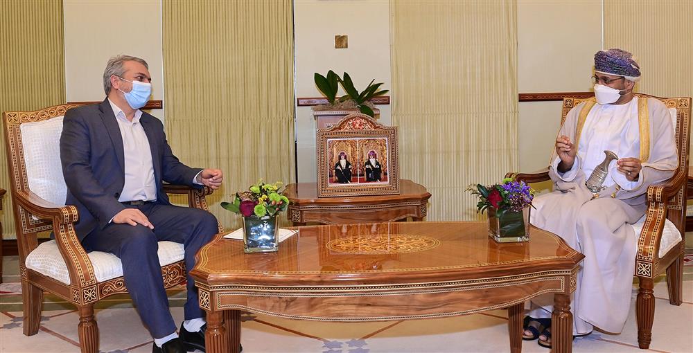 وزير الخارجية يستقبل وزير الصناعة والمعادن والتجارة الإيراني