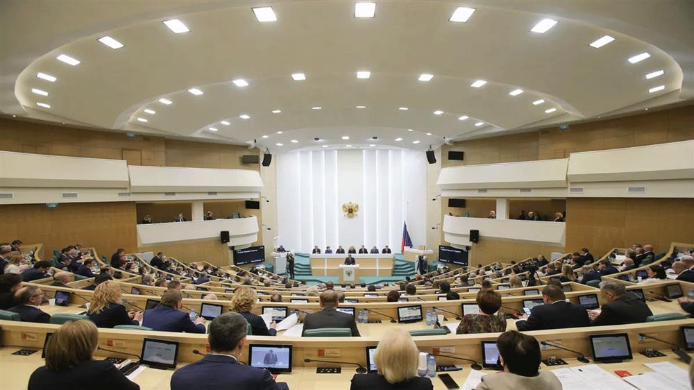 مجلس الاتحاد الروسي يقر إرسال قوات لدعم الانفصاليين في أوكرانيا