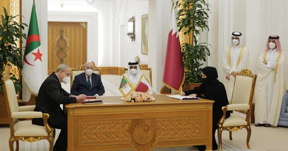 قطر والجزائر توقعان اتفاقية ومذكرتي تفاهم