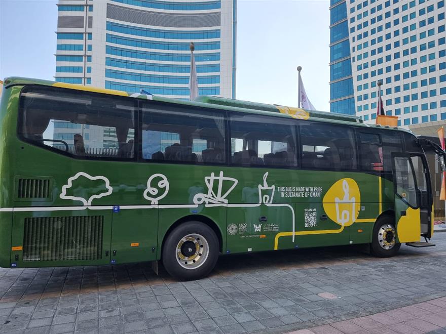 حافلات شركة كروة تستخدم لأول مرة خارج سلطنة عُمان كترويج وتسويق للصناعة العُمانية