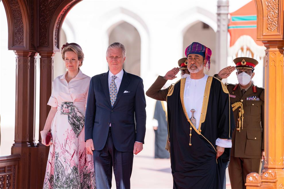 جلالة السُّلطان في مقدمة مستقبلي ملك البلجيكيين وقرينته