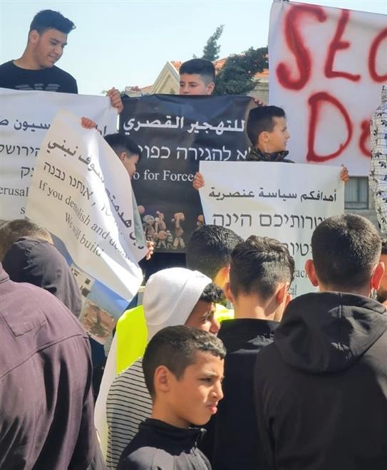 أهالي جبل المكبر يتظاهرون في القدس احتجاجًا على سياسة هدم المنازل