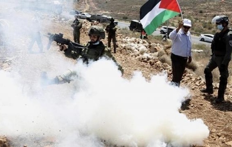 87 إصابة في مواجهات بين متظاهرين وجيش الاحتلال في نابلس