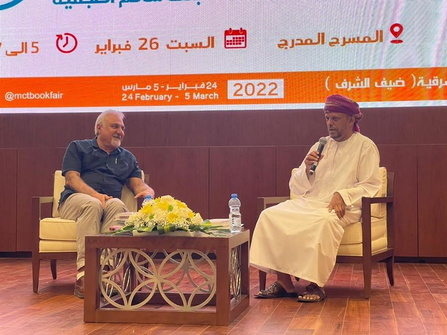 فعاليات معرض مسقط الدولي للكتاب: /تجربتان في الترجمة/.. جلسة حوارية نوعية