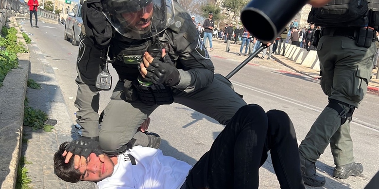 إصابة ٩ فلسطينيين في مواجهات بالقدس