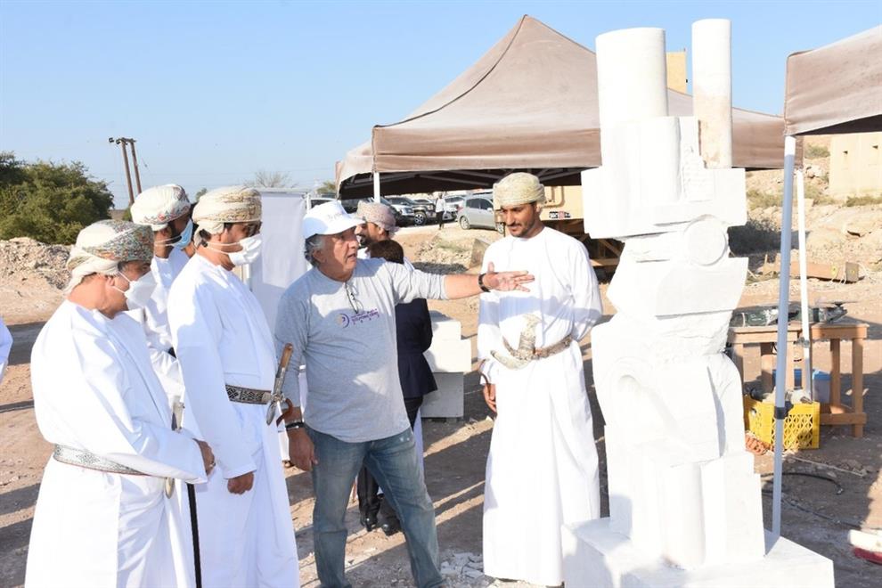 افتتاح مخيم النحاتين الدولي بصحار في نسخته التاسعة