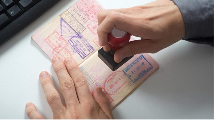Omanis welcome decision to reduce expat visa fees