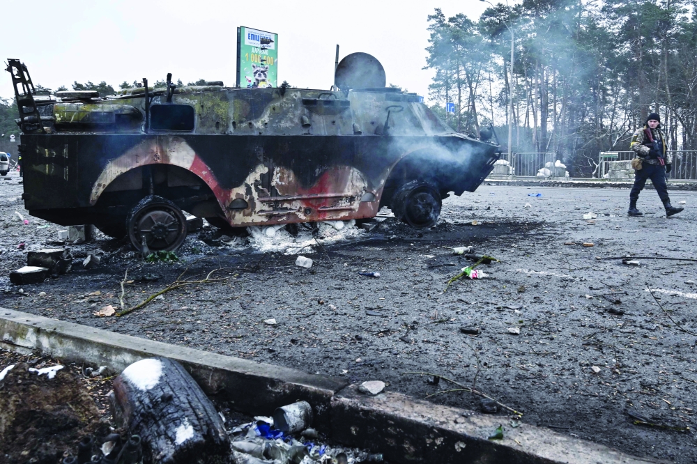 موسكو تحشد قواتها لمعركة “كييف المرتقبة “وتدعو المدنيين قرب المواقع المستهدفة بالمغادرة..واوكرانيا يحض الأوروبيين على التحرك “اثبتوا أنكم لن تتركونا”