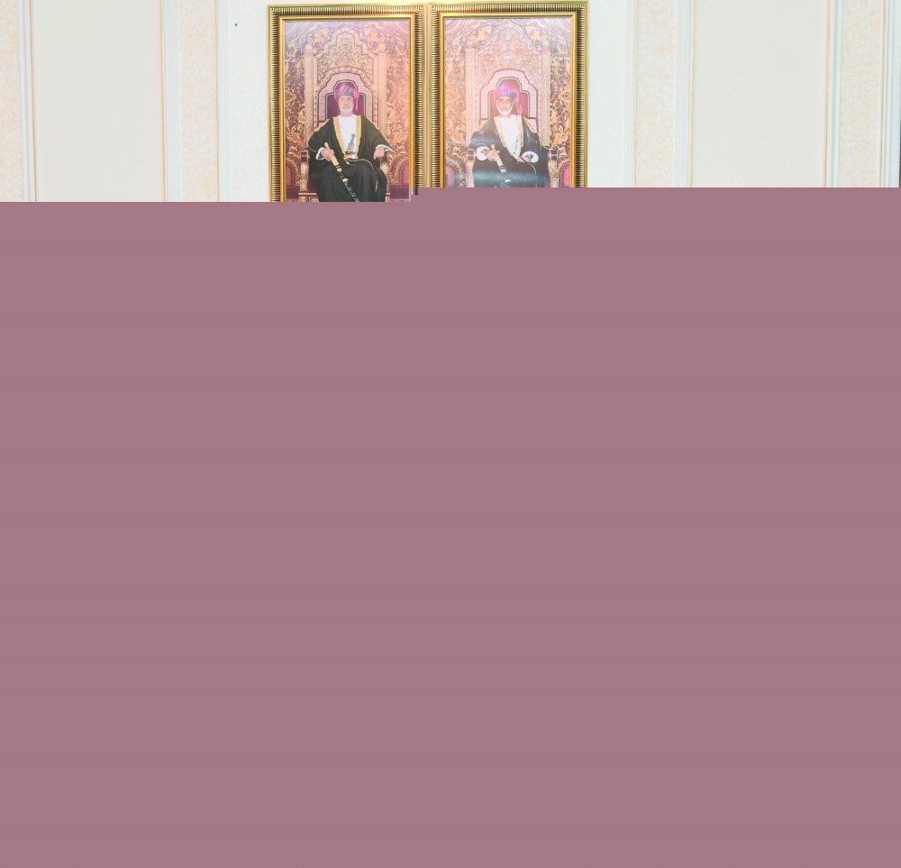 قائد القوات البرية الإماراتي يبدأ زيارة لسلطنة عمان