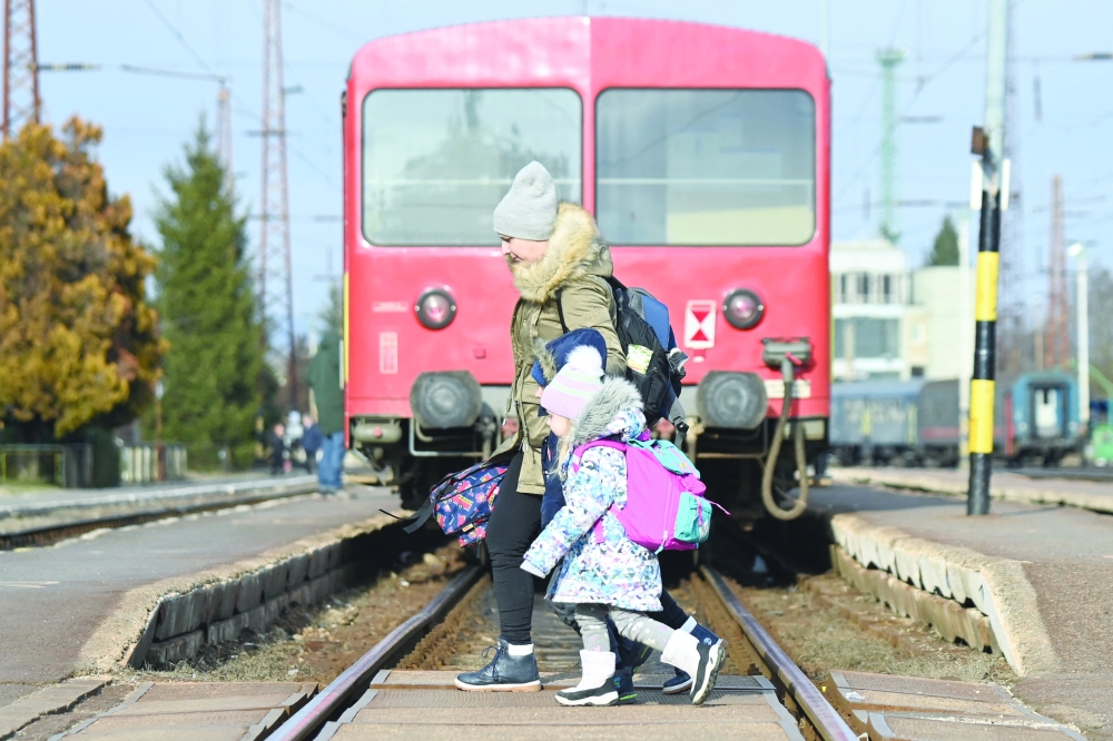 روسيا تتقدم بقوة نحو “كييف”.. وبريطانيا: لن نقاتل الروس في أوكرانيا