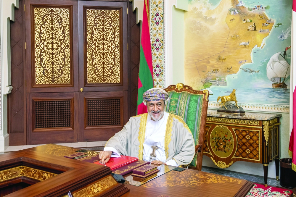جلالة السلطان يوجه بالعمل على تخفيف تأثير ارتفاع أسعار السلع على فئات الضمان الاجتماعي