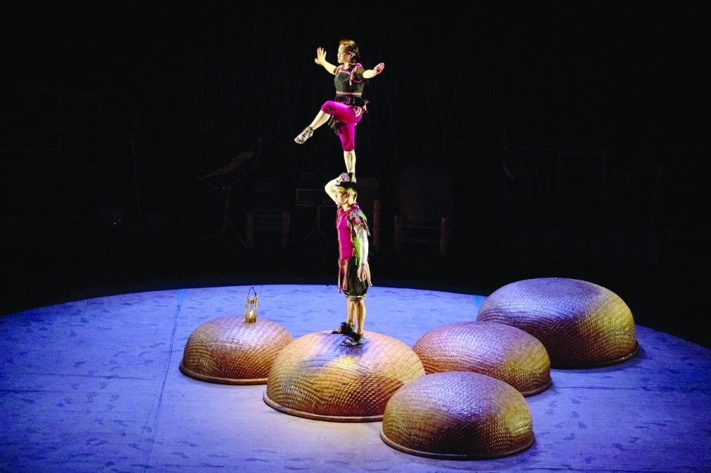 السيرك الفيتنامي يبدع بعروض الأكروبات الموسيقية
